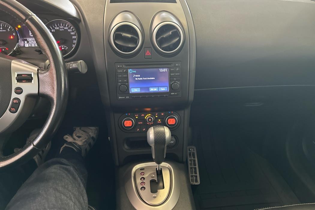 NISSAN Qashqai 2011