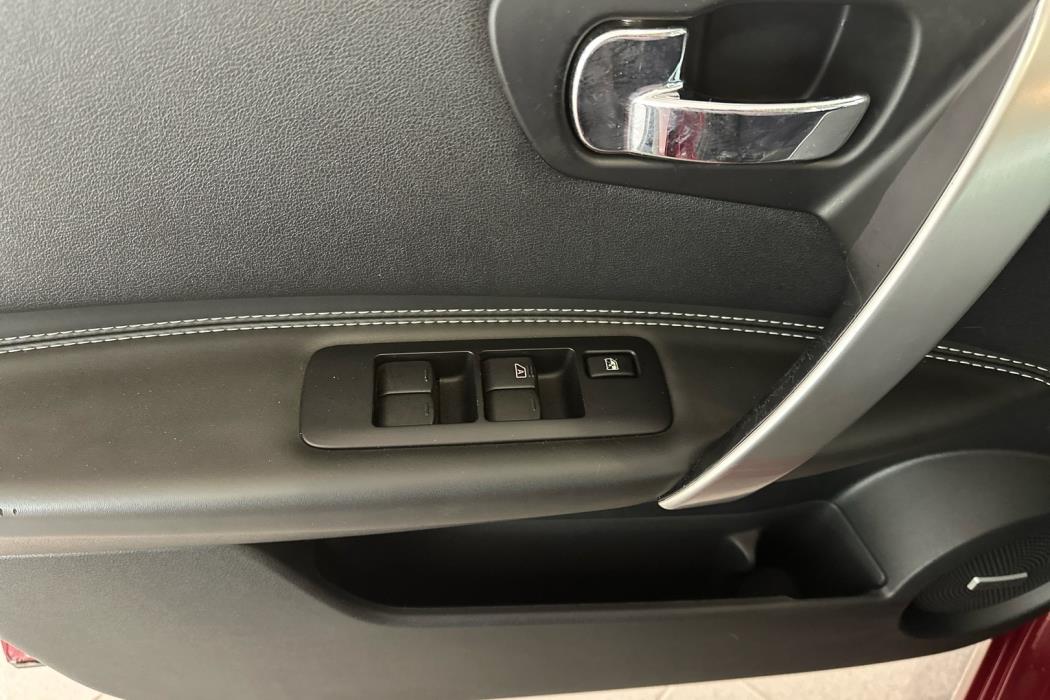 NISSAN Qashqai 2011