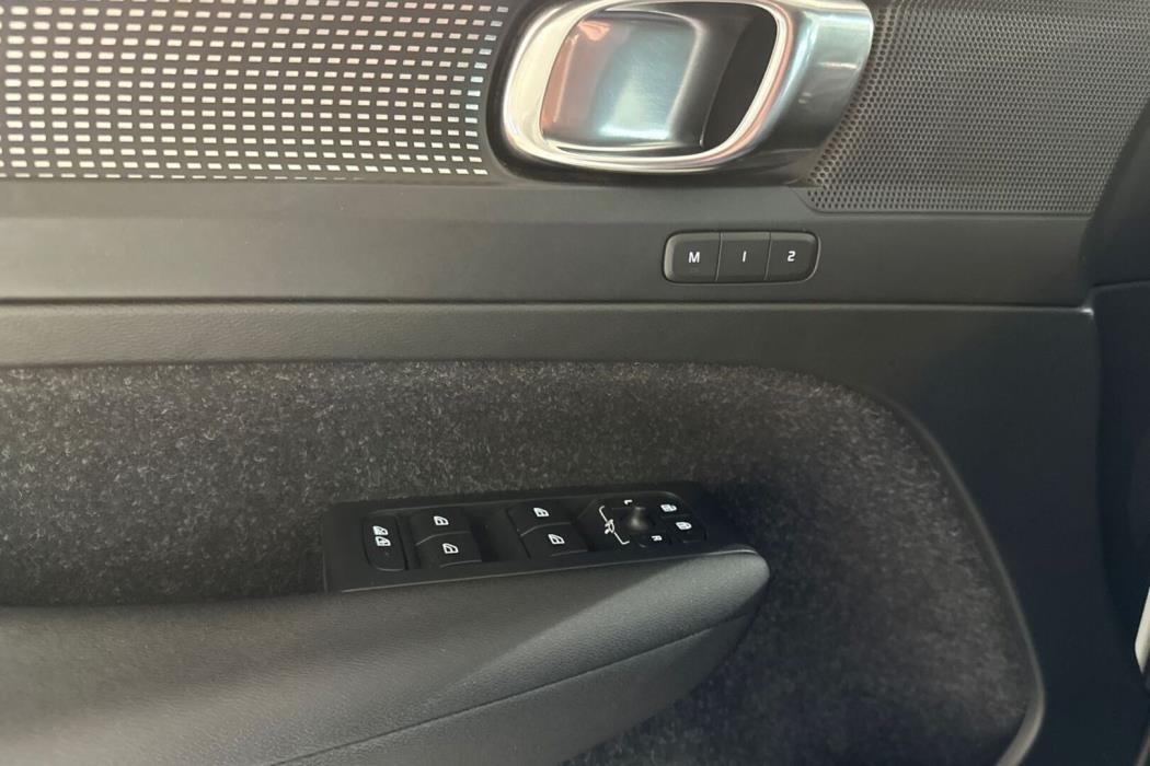 VOLVO XC40 2020
