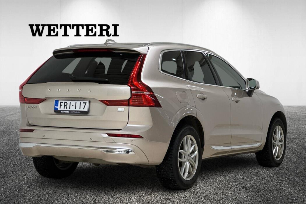 VOLVO XC60 2023