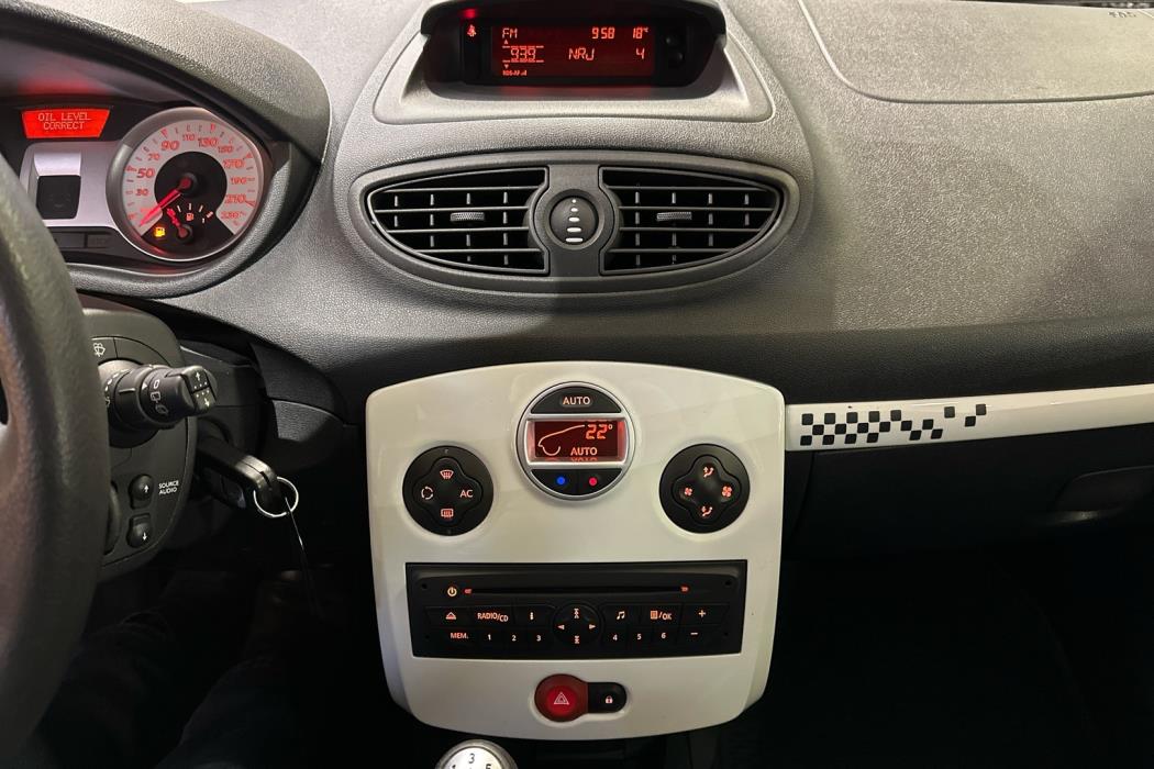 RENAULT Clio III 2010