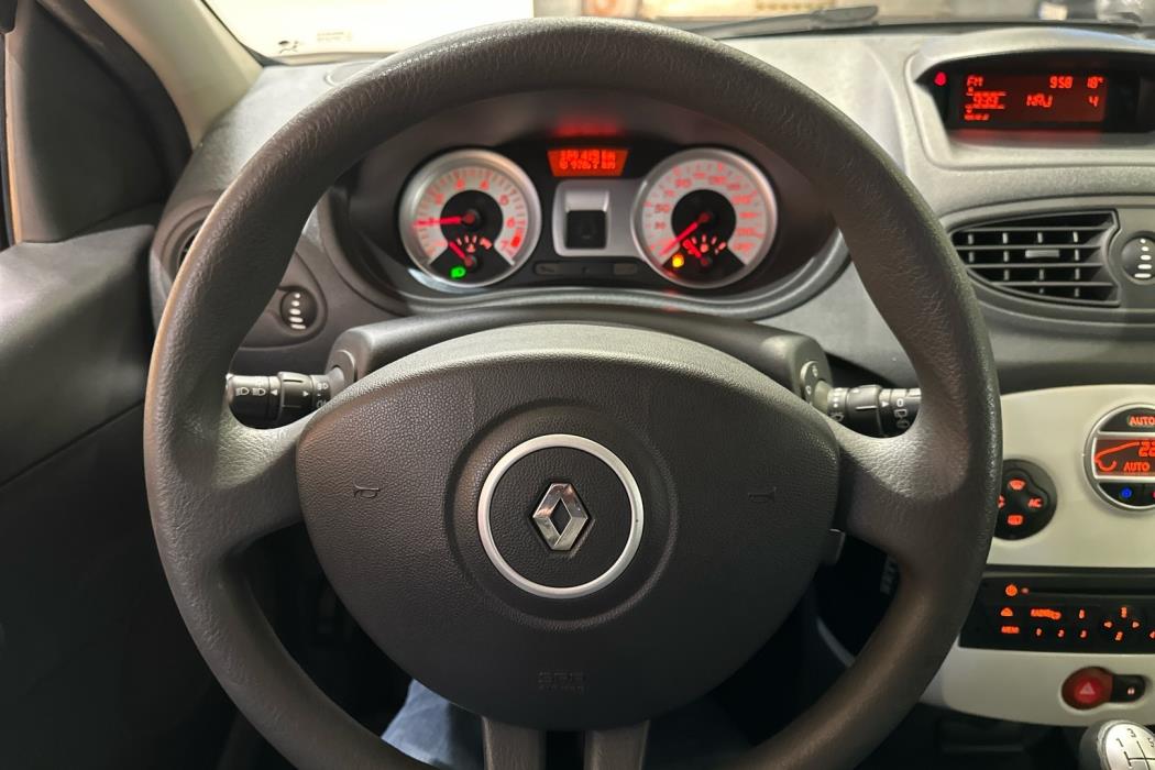 RENAULT Clio III 2010
