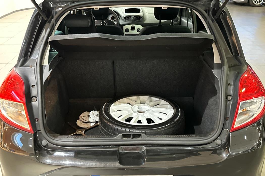 RENAULT Clio III 2010