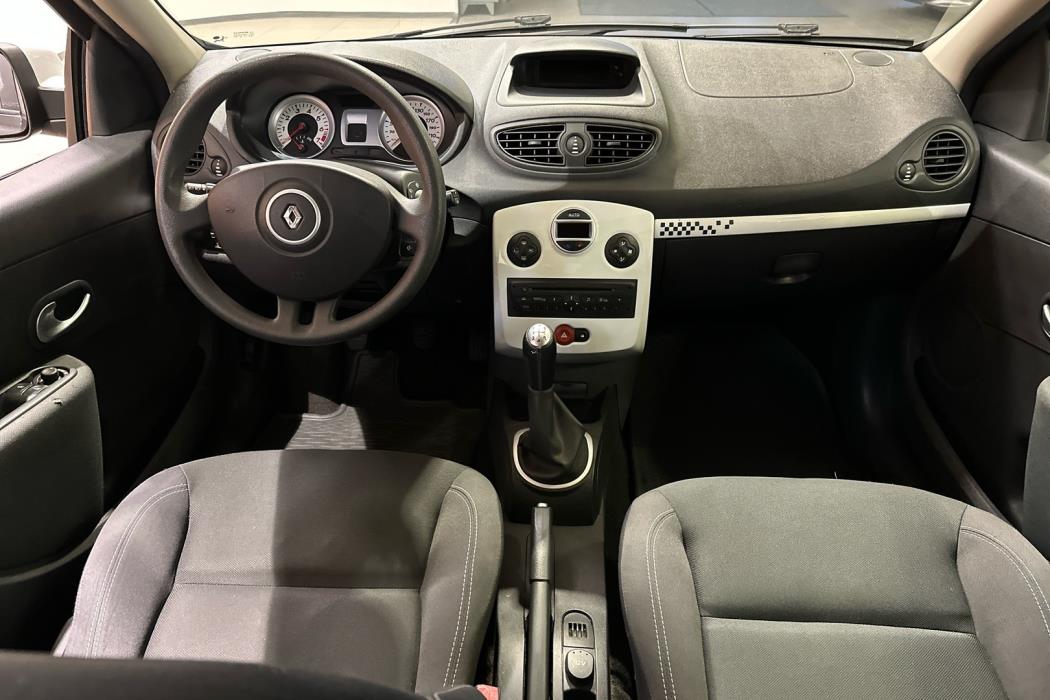 RENAULT Clio III 2010