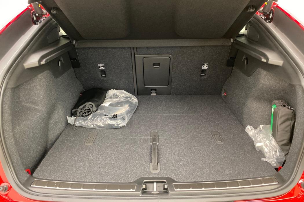 VOLVO C40 2024