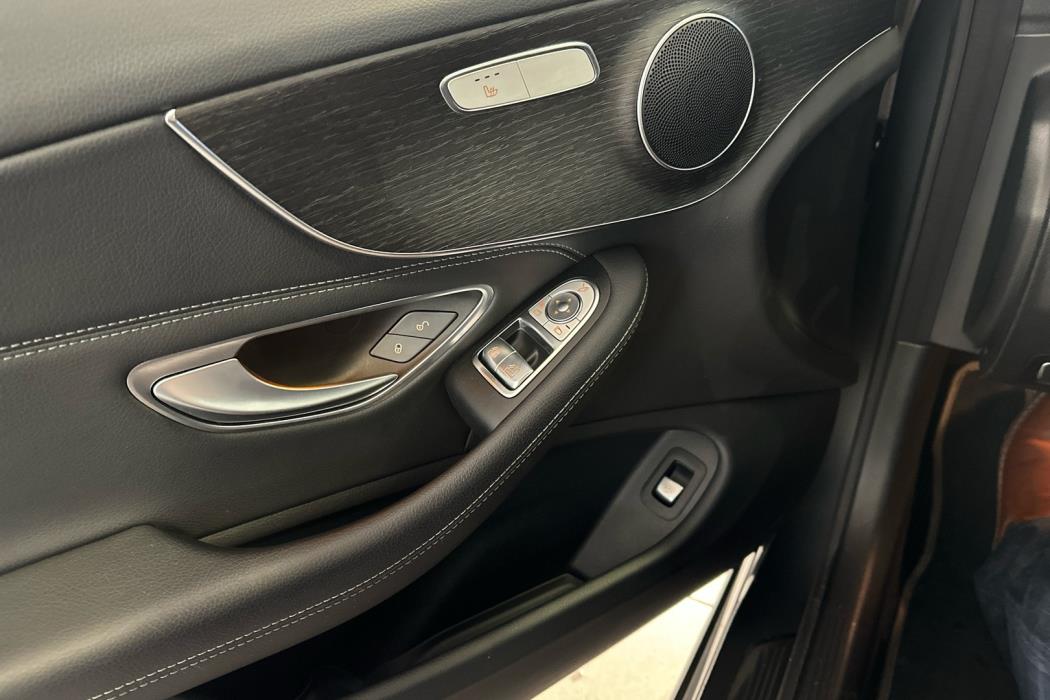 MERCEDES-BENZ C 2021