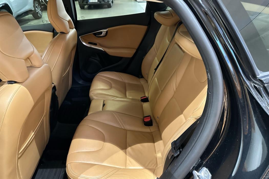 VOLVO V40 Cross Country 2017