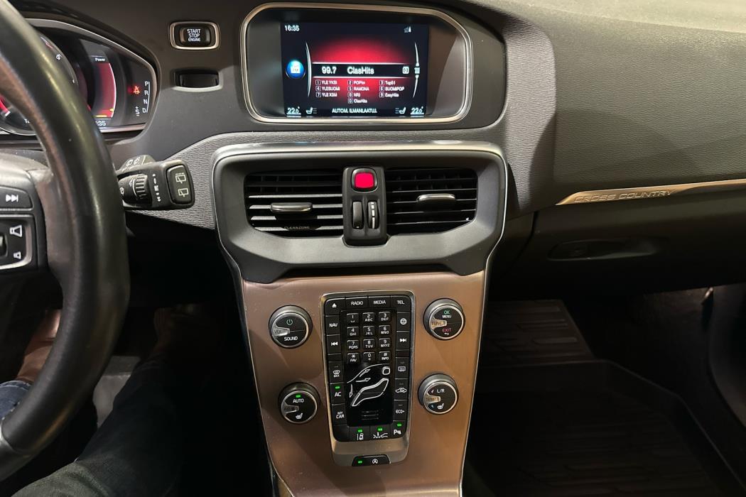 VOLVO V40 Cross Country 2017