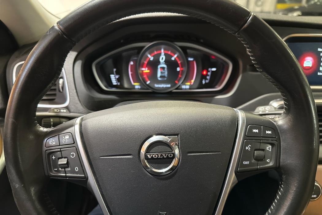 VOLVO V40 Cross Country 2017