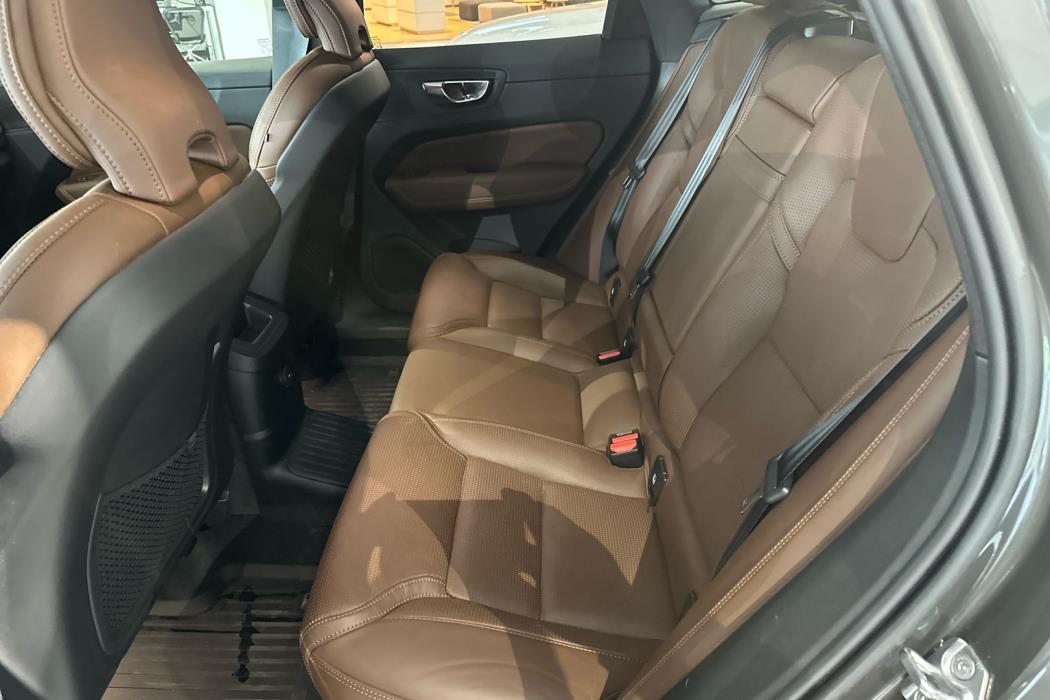 VOLVO XC60 2021