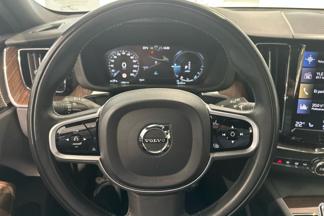 VOLVO XC60 2021