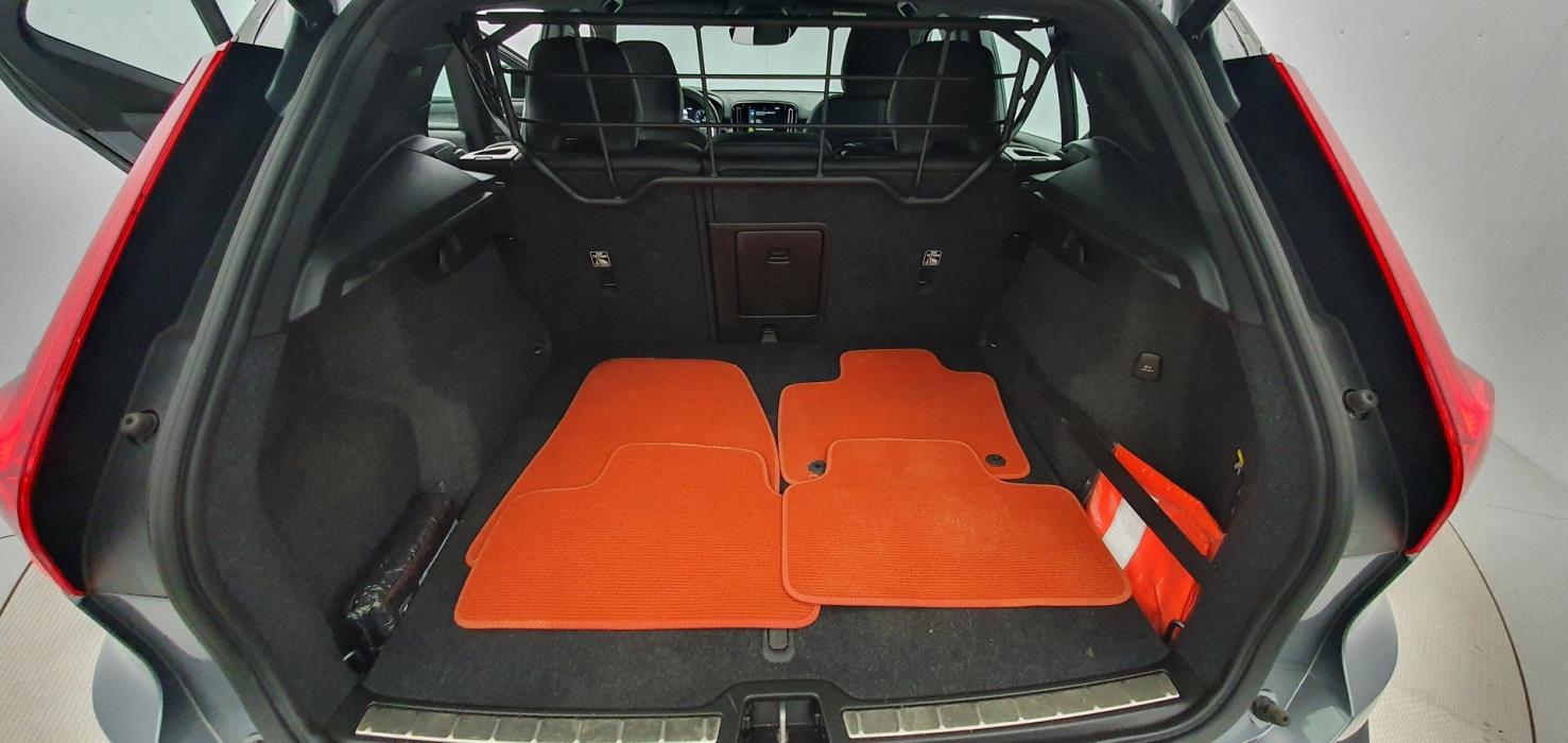 VOLVO XC40 2019