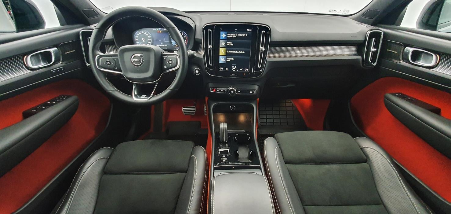 VOLVO XC40 2019