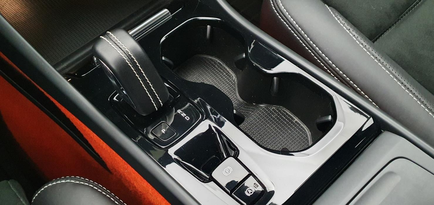 VOLVO XC40 2019