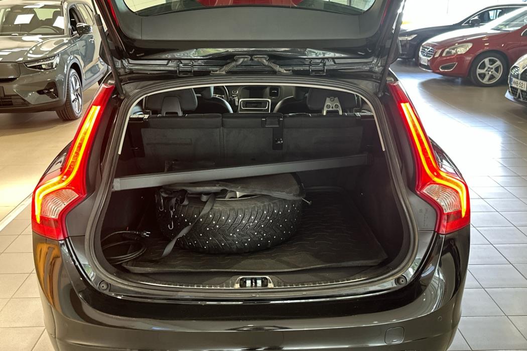 VOLVO V60 2016