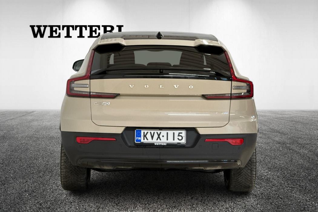 VOLVO EC40 2025