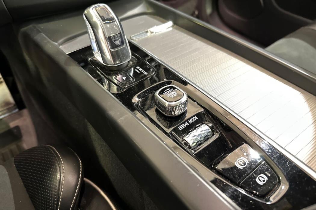 VOLVO XC60 2018