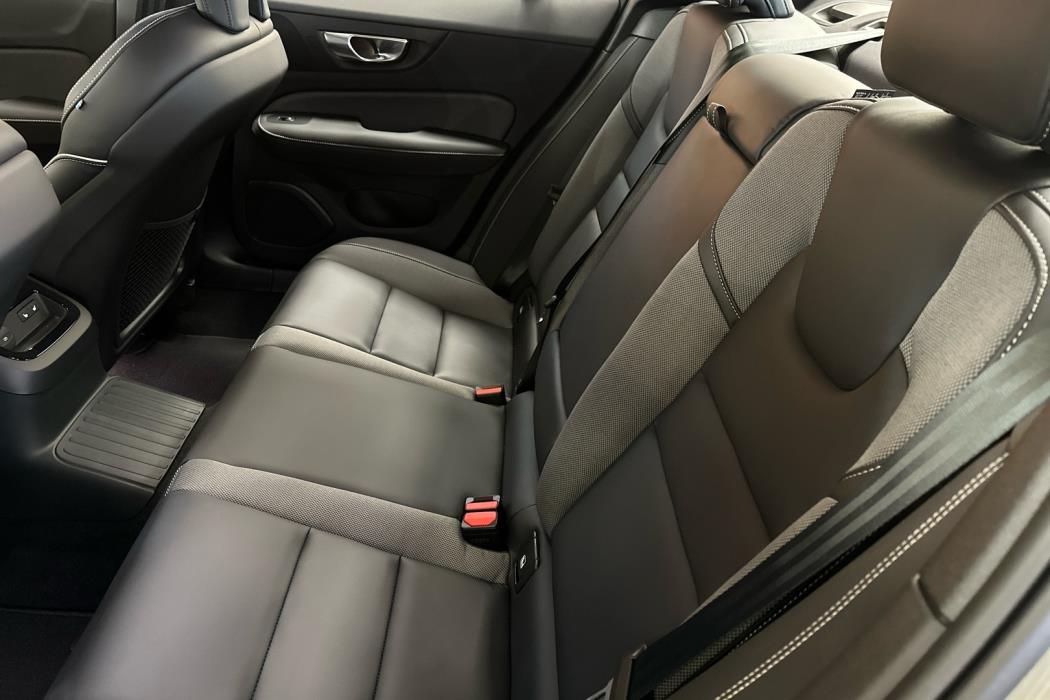 VOLVO S60 2025