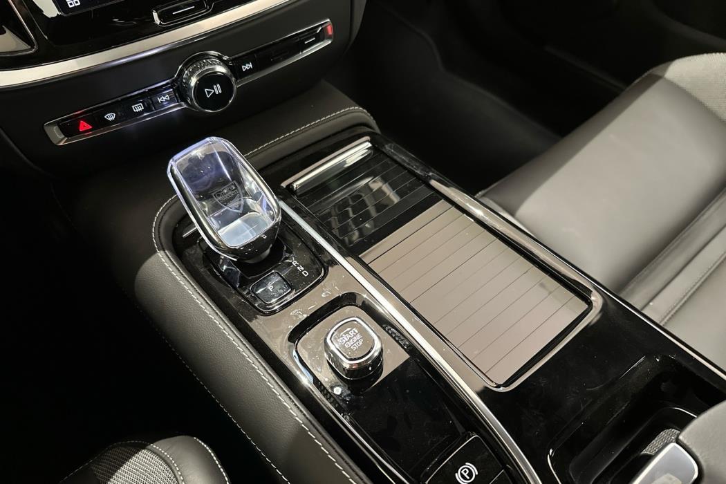 VOLVO S60 2025