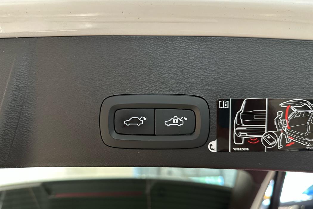 VOLVO XC40 2021