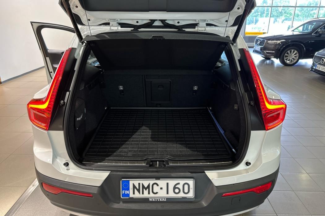 VOLVO XC40 2021