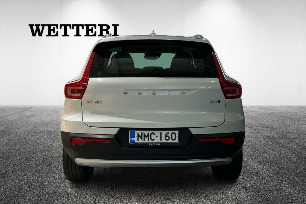 VOLVO XC40 2021
