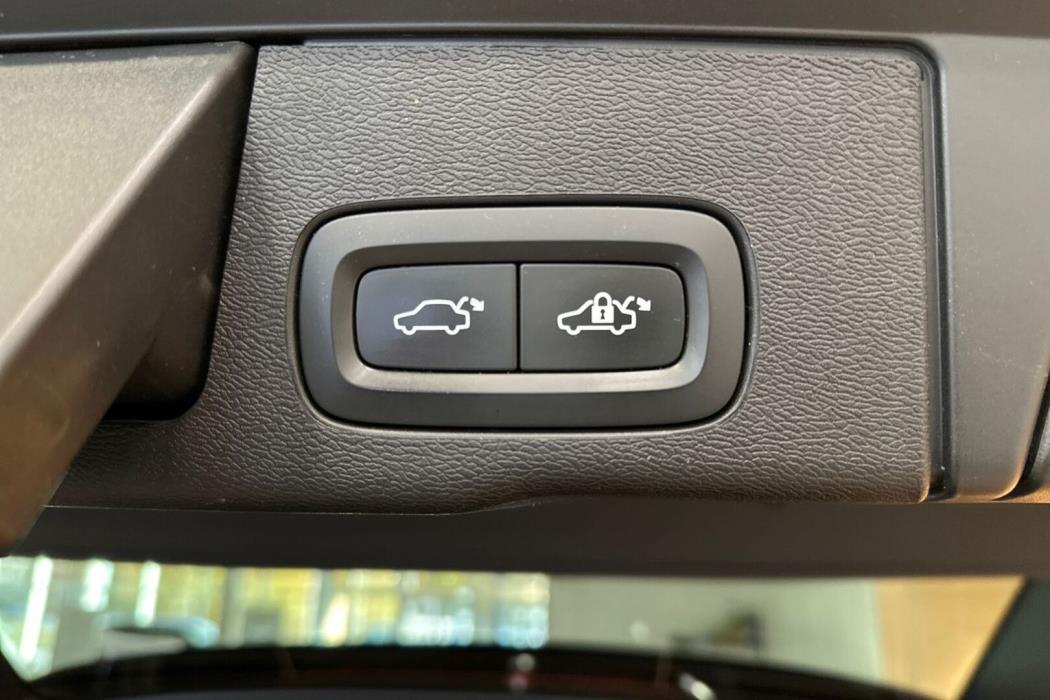 VOLVO XC60 2022