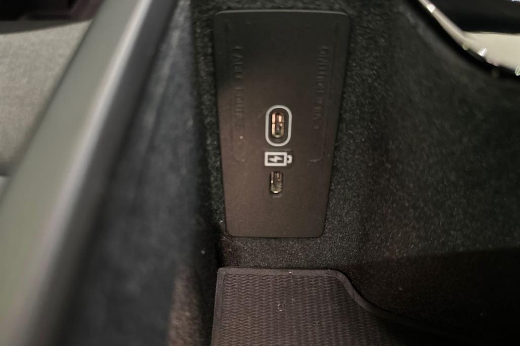 VOLVO XC60 2022
