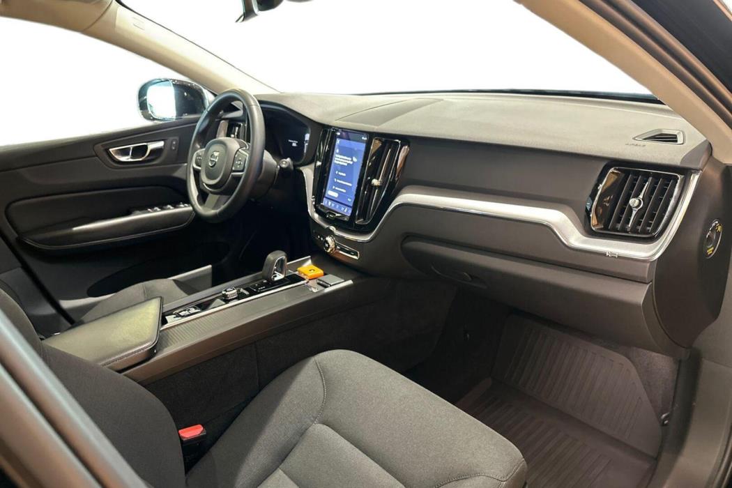 VOLVO XC60 2022