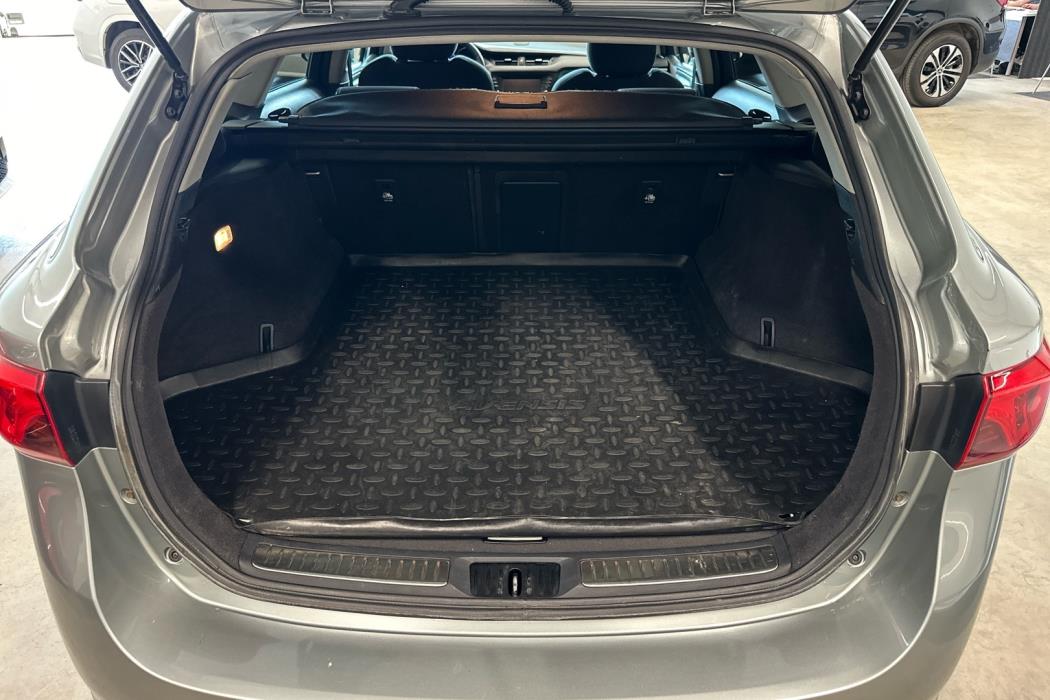 TOYOTA Avensis 2017