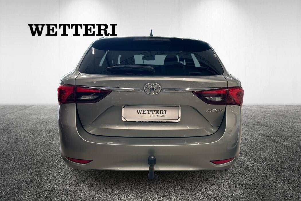 TOYOTA Avensis 2017