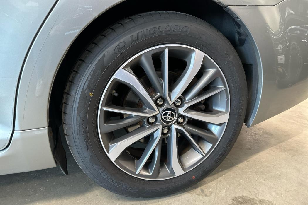 TOYOTA Avensis 2017