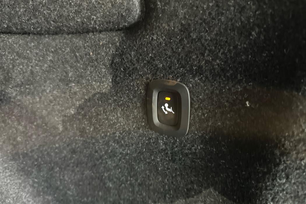 VOLVO XC40 2022