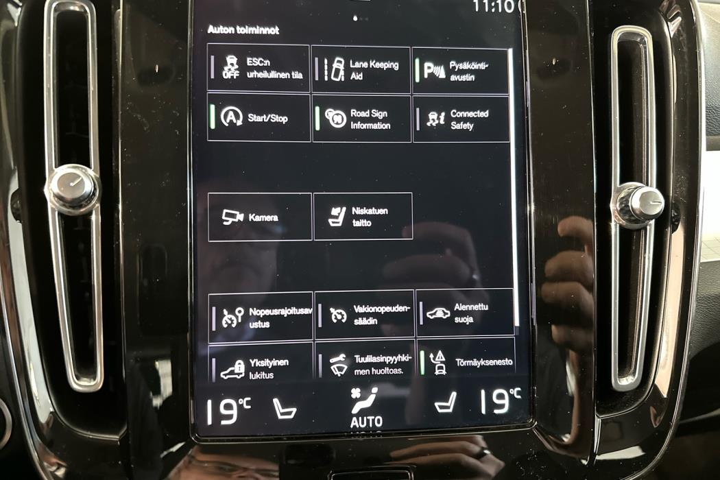 VOLVO XC40 2022