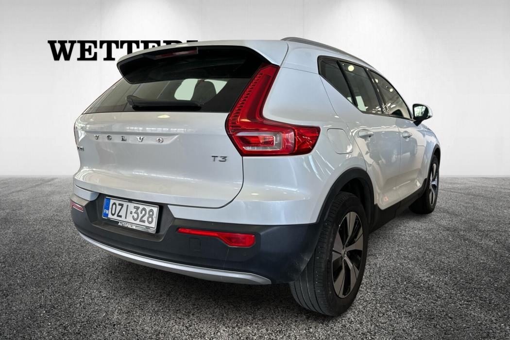 VOLVO XC40 2022
