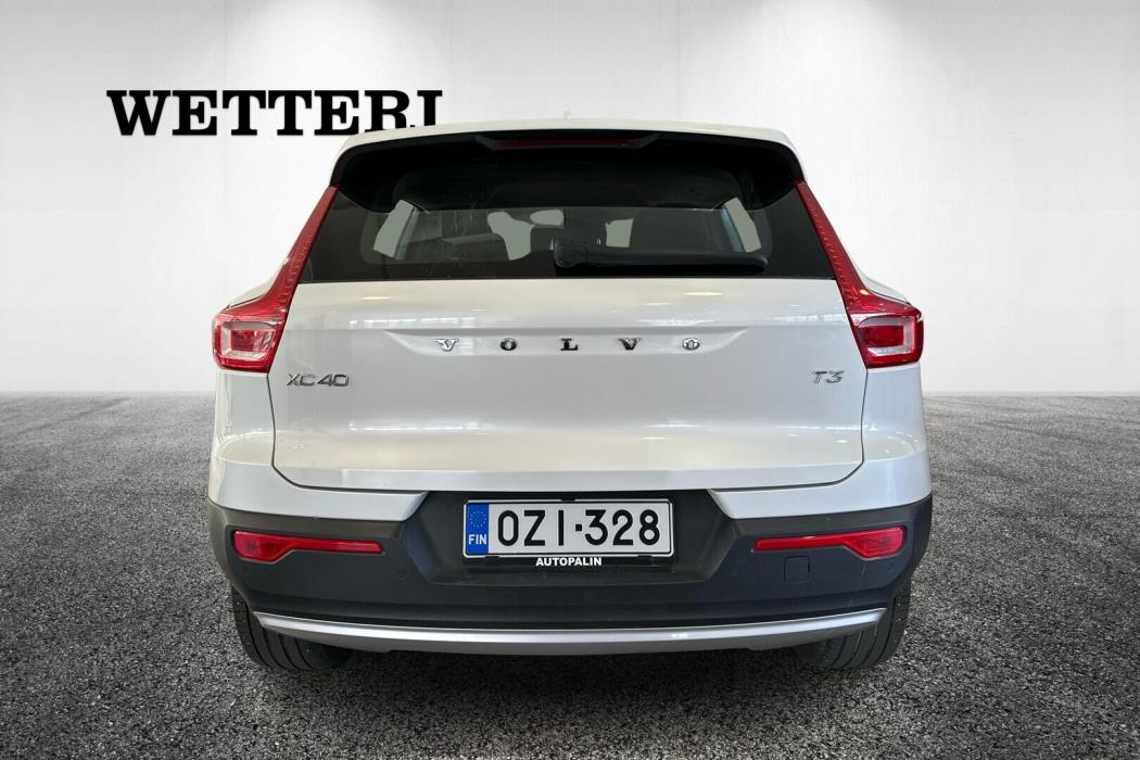 VOLVO XC40 2022