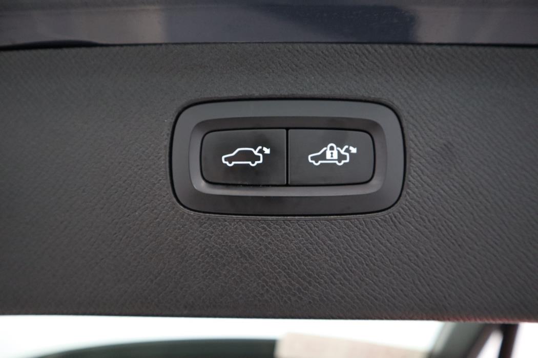 VOLVO XC90 2023