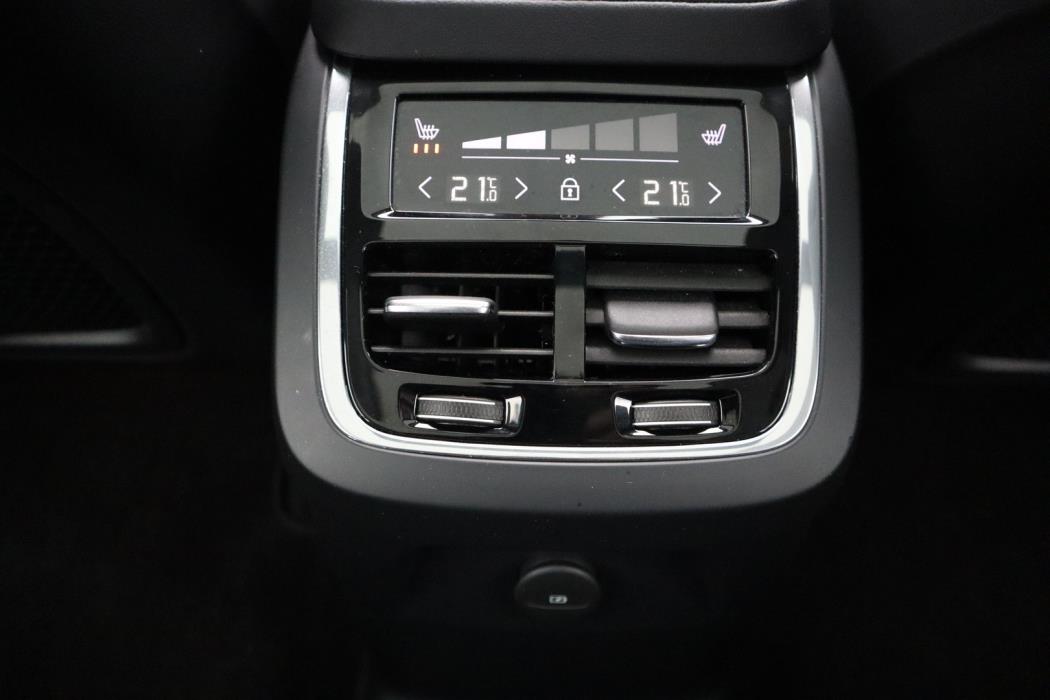 VOLVO XC90 2023