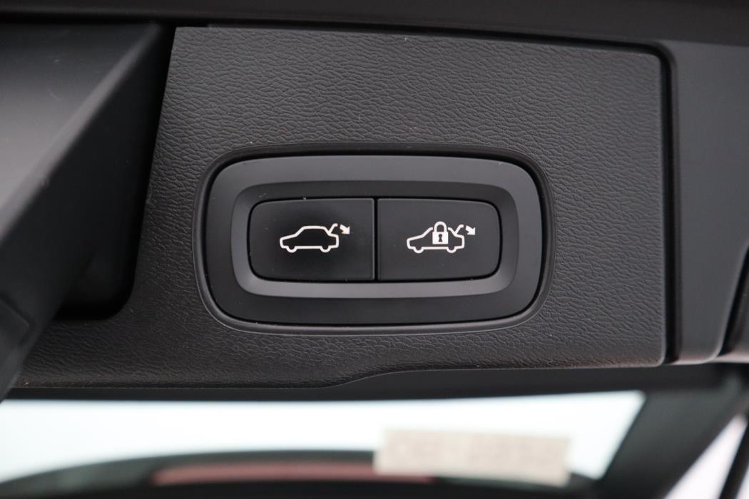 VOLVO XC60 2022