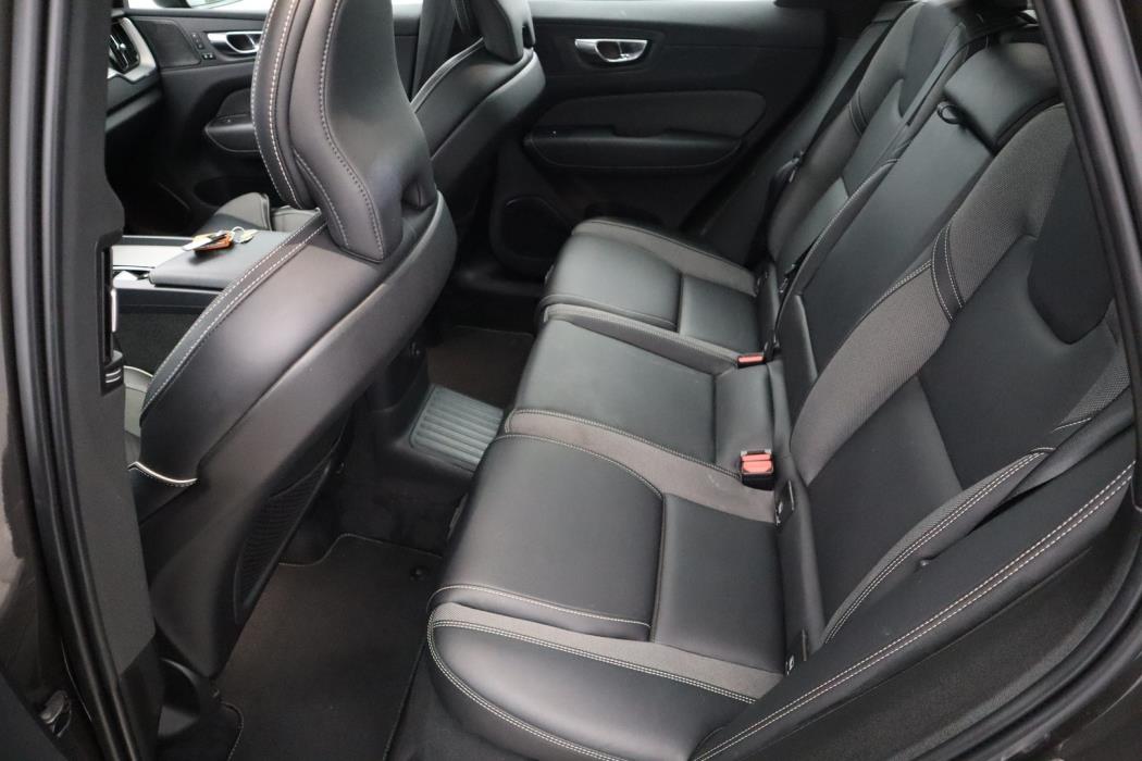 VOLVO XC60 2022
