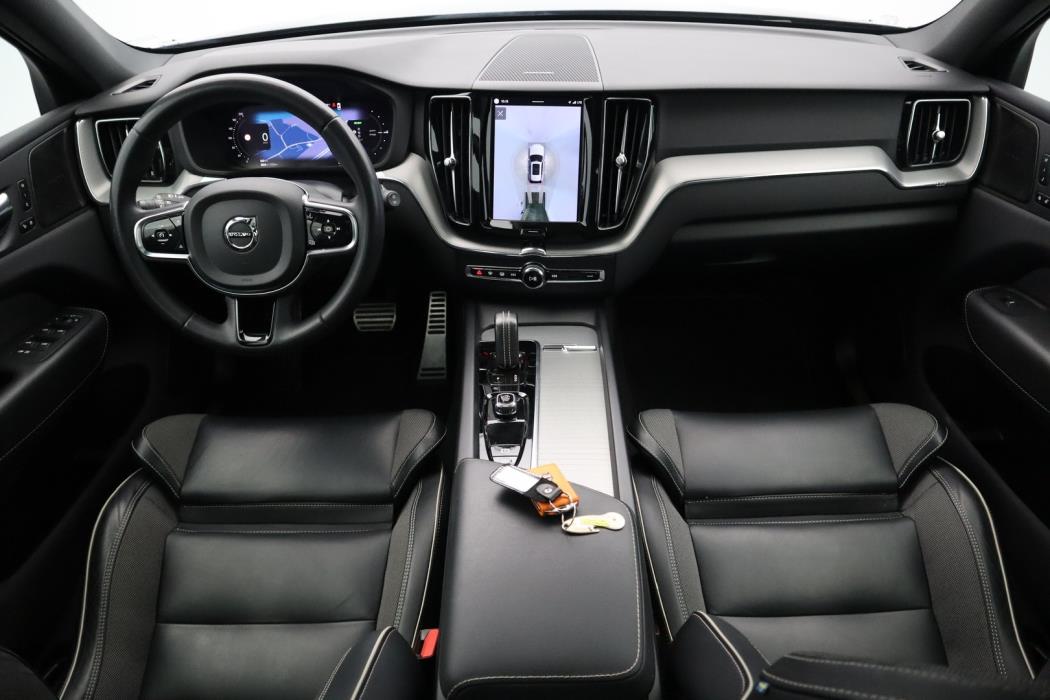 VOLVO XC60 2022