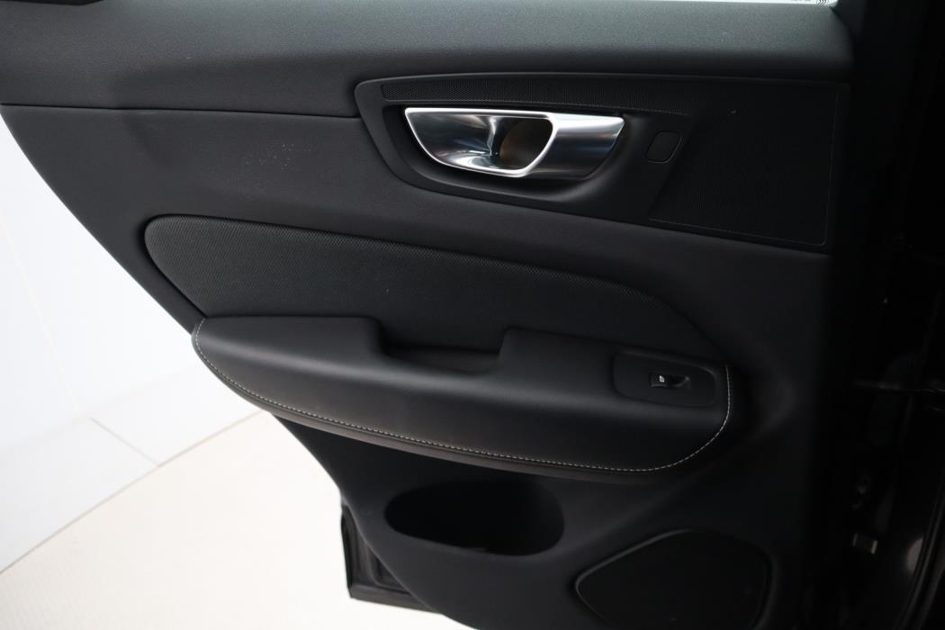 VOLVO XC60 2022