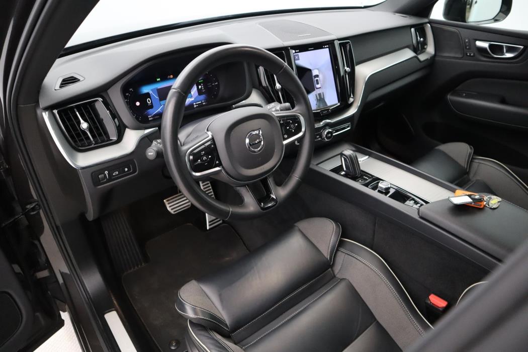 VOLVO XC60 2022