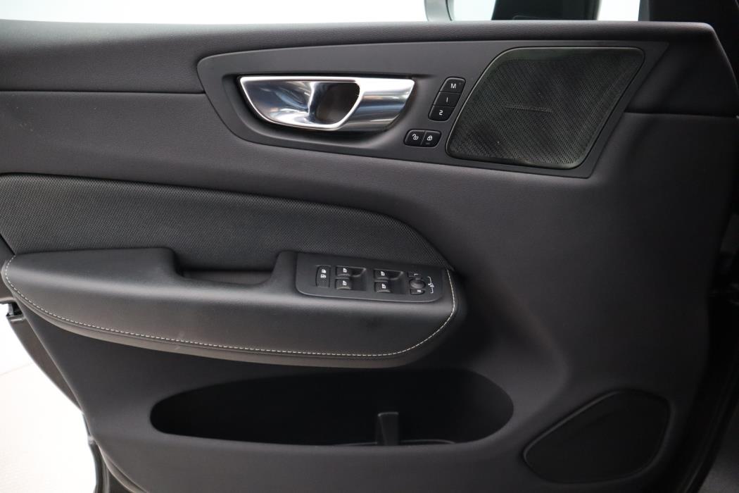 VOLVO XC60 2022