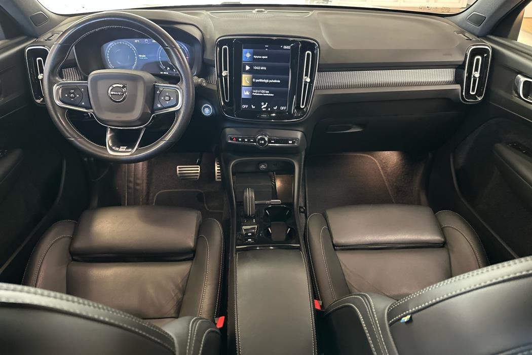 VOLVO XC40 2018