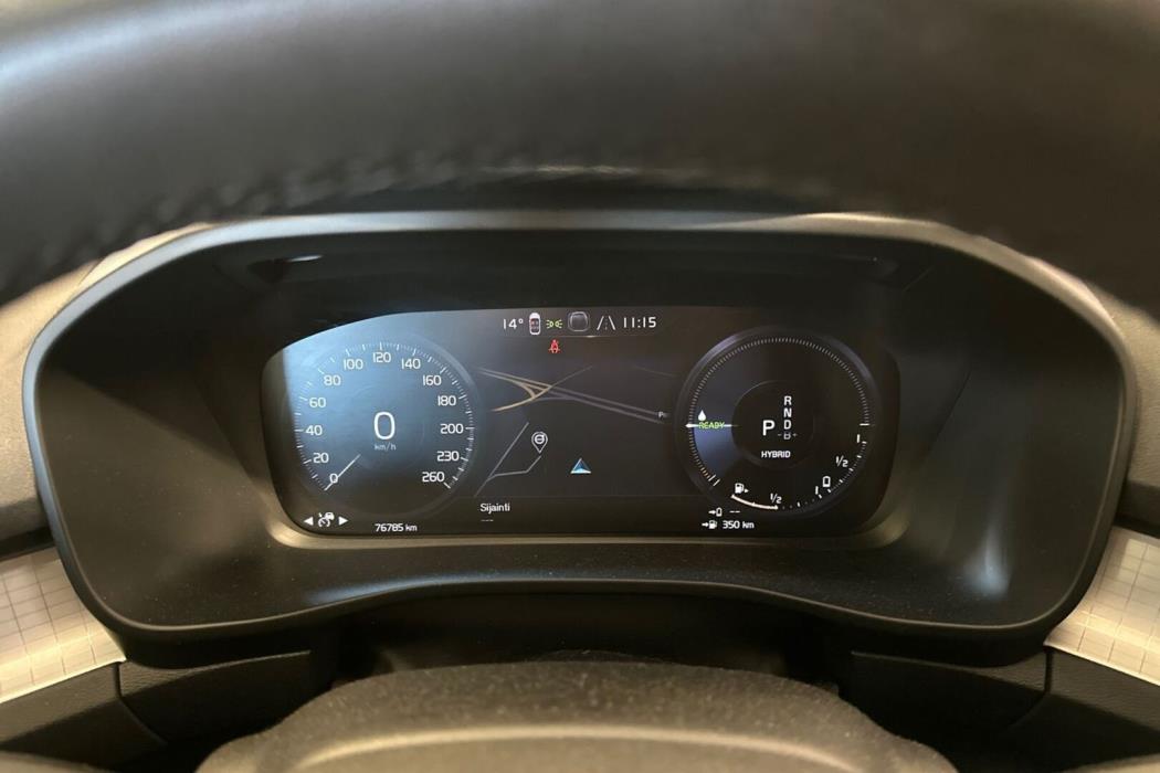 VOLVO XC40 2023