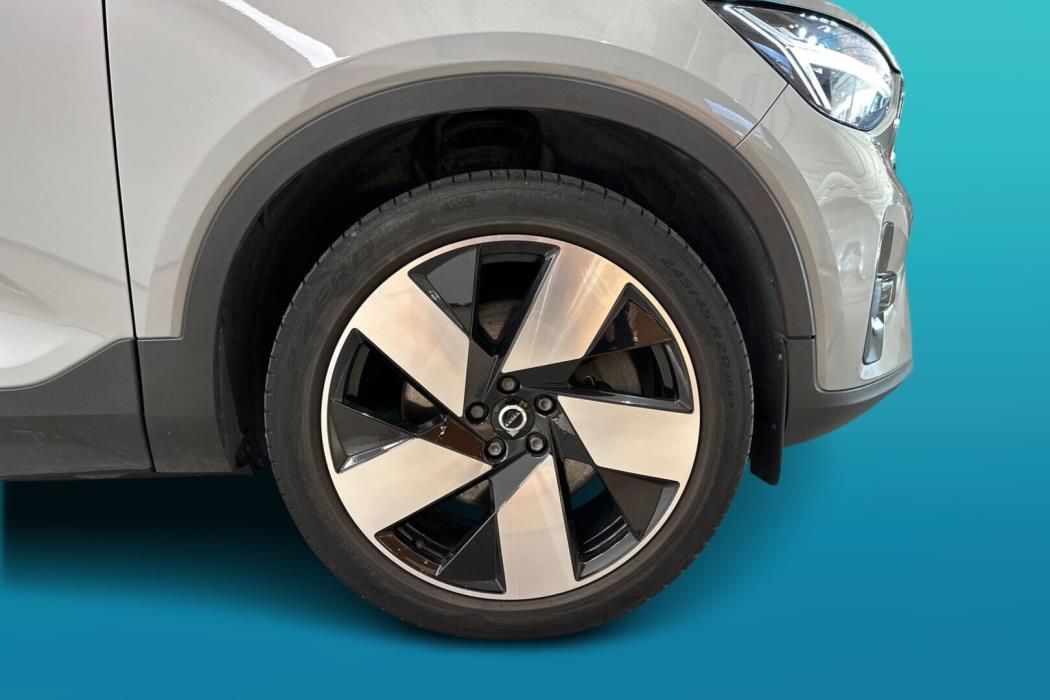VOLVO XC40 2023