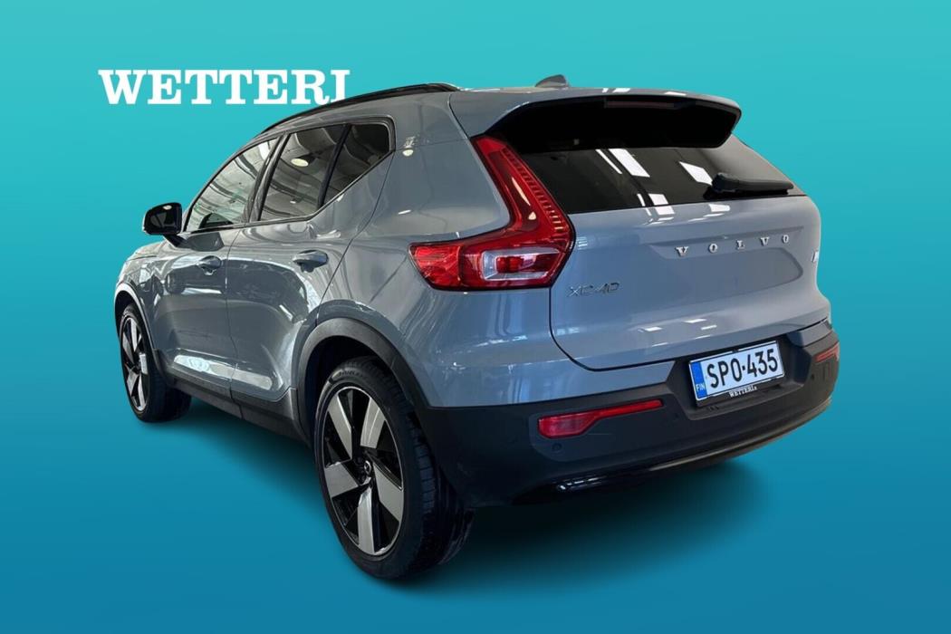 VOLVO XC40 2023