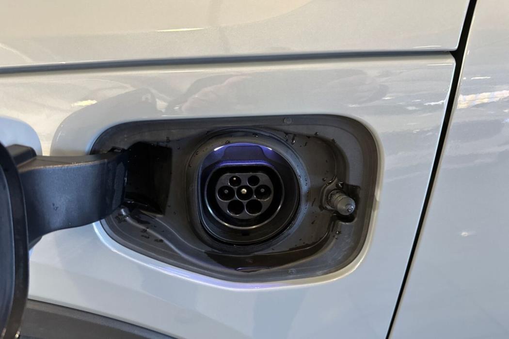 VOLVO XC40 2023