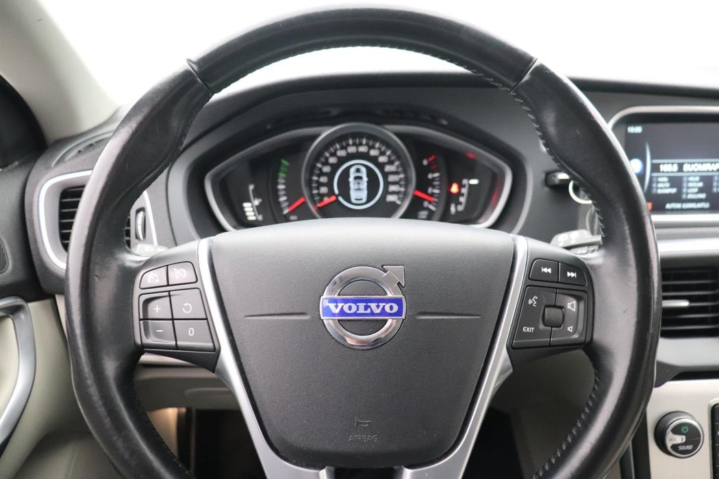 VOLVO V40 2014